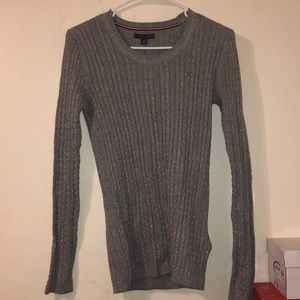 Long grey sleeve Tommy shirt